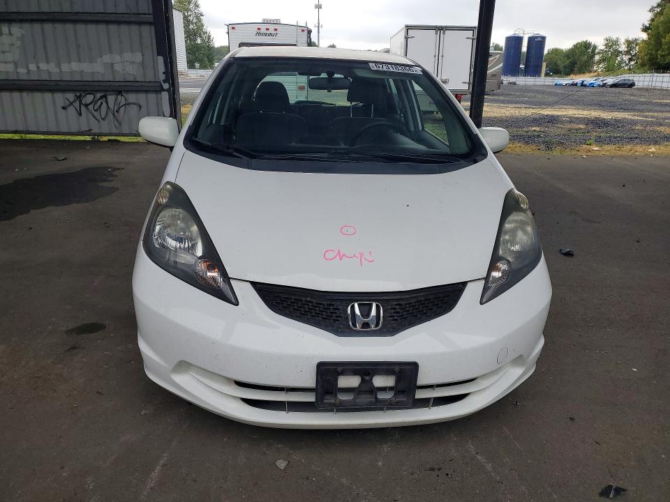 67318366 :رقم المزاد ، JHMGE8H37DC078131 vin ، 2013 Honda Fit مزاد بيع