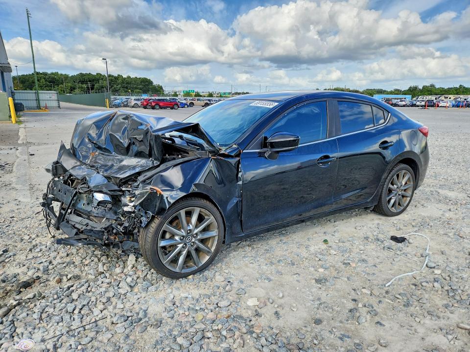 69155556 :رقم المزاد ، 3MZBN1V39JM168542 vin ، 2018 Mazda 3 مزاد بيع