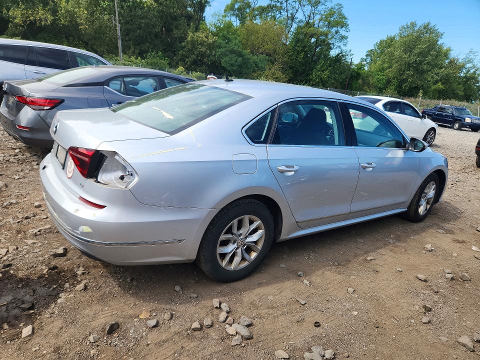 Продаж на аукціоні авто 2017 Volkswagen Passat, vin: 1VWAT7A32HC072709, номер лоту: 68831326