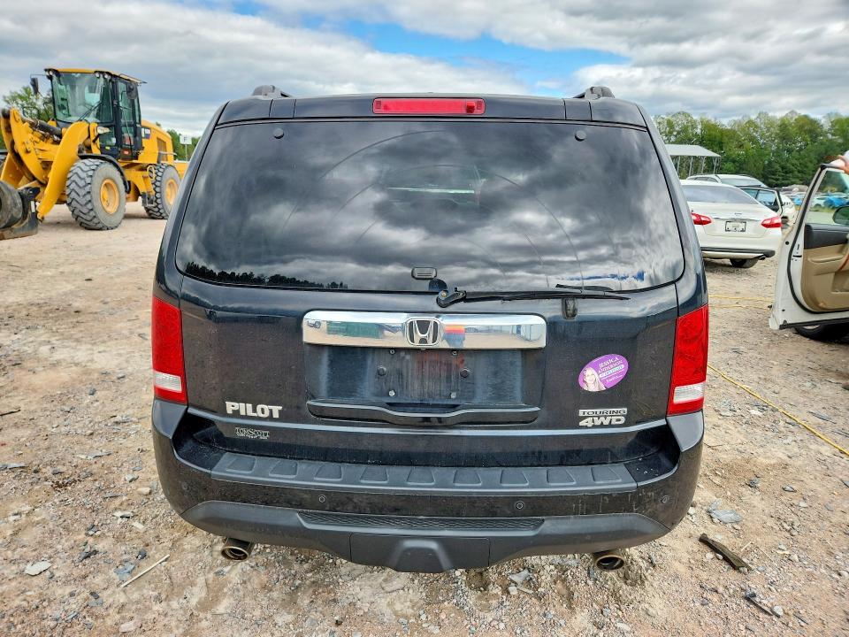 70682286 :رقم المزاد ، 5FNYF4H90FB041377 vin ، 2015 Honda Pilot مزاد بيع