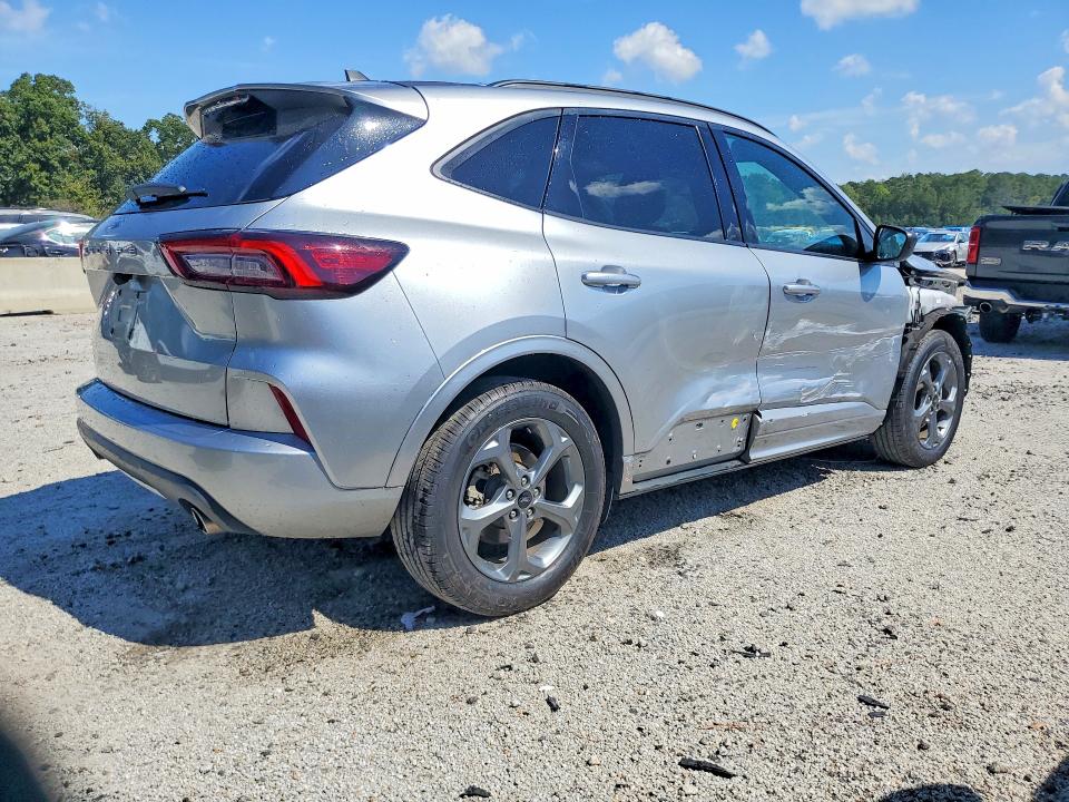 2023 Ford Escape მანქანა იყიდება აუქციონზე, vin: 1FMCU0MNXPUA12582, აუქციონის ნომერი: 70946556