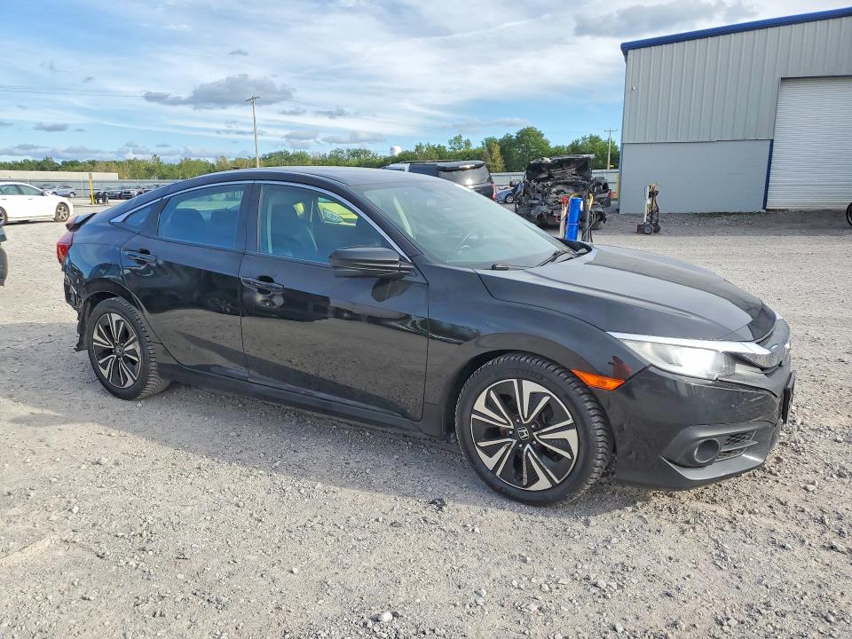 69397286 :رقم المزاد ، 19XFC1E32JE001766 vin ، 2018 Honda Civic مزاد بيع