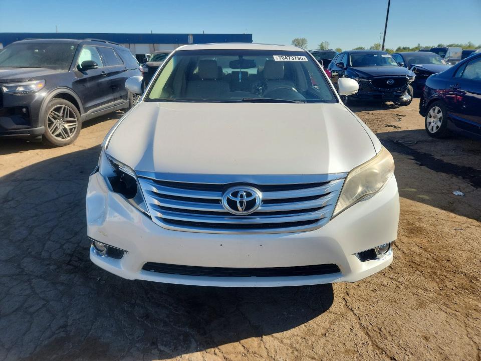 2011 Toyota Avalon მანქანა იყიდება აუქციონზე, vin: 4T1BK3DBXBU432232, აუქციონის ნომერი: 70473796