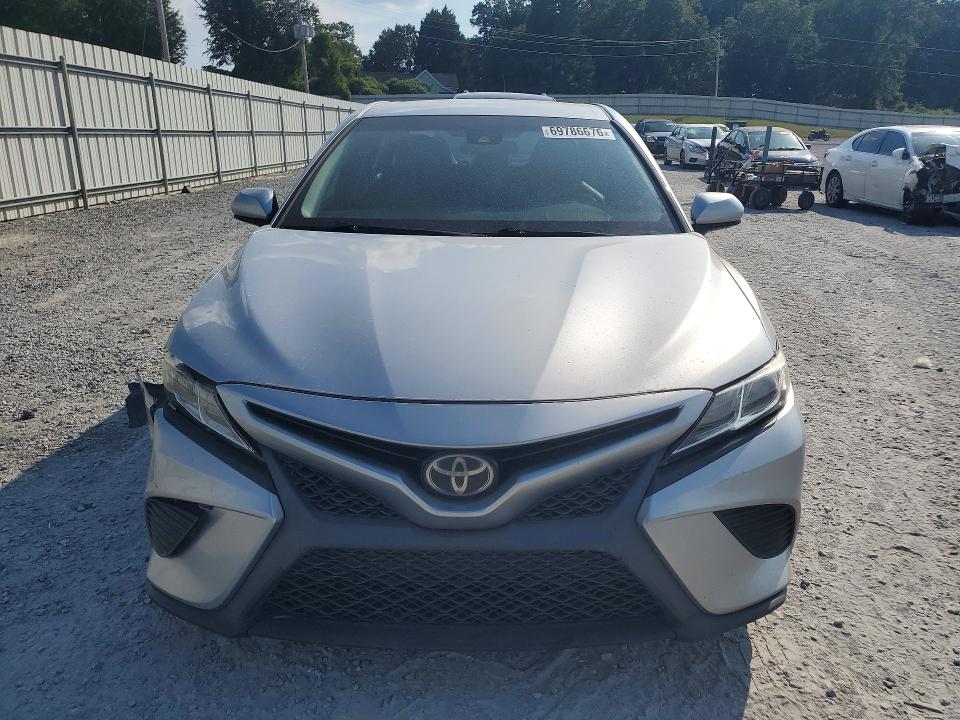Продаж на аукціоні авто 2018 Toyota Camry, vin: 4T1B11HK7JU077164, номер лоту: 69786676