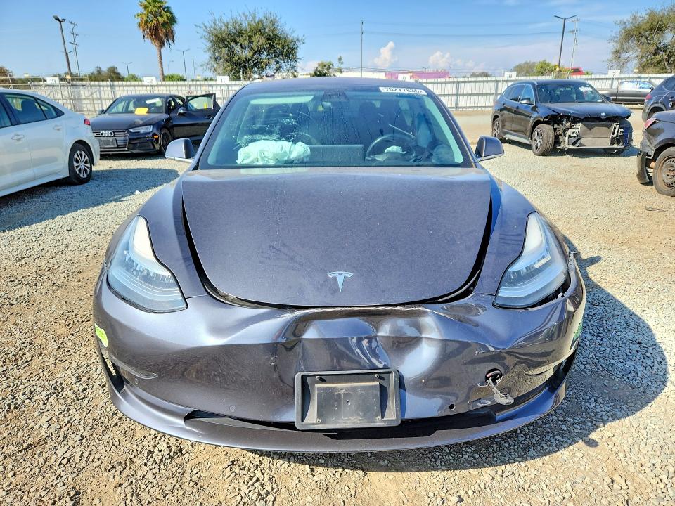 Продажа на аукционе авто 2018 Tesla Model 3, vin: 5YJ3E1EB2JF128600, номер лота: 70277836