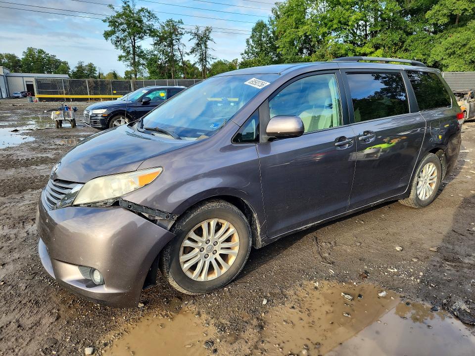 2012 Toyota Sienna მანქანა იყიდება აუქციონზე, vin: 5TDYK3DC8CS268119, აუქციონის ნომერი: 69593756