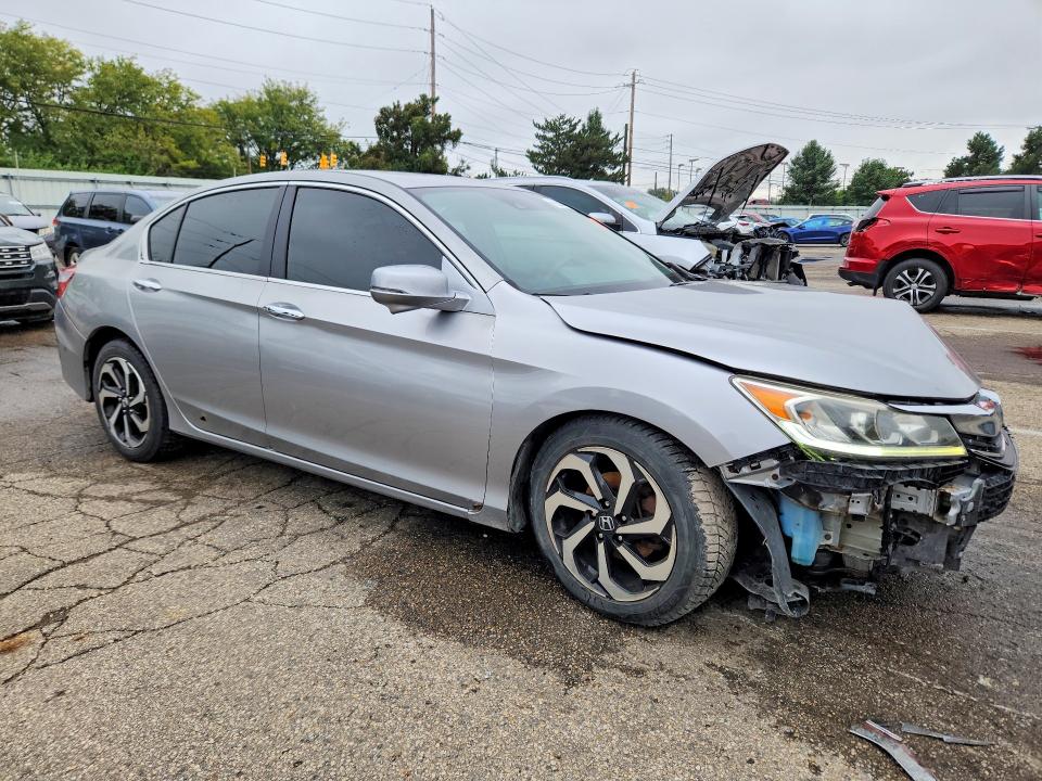 69584416 :رقم المزاد ، 1HGCR2F95HA235845 vin ، 2017 Honda Accord مزاد بيع