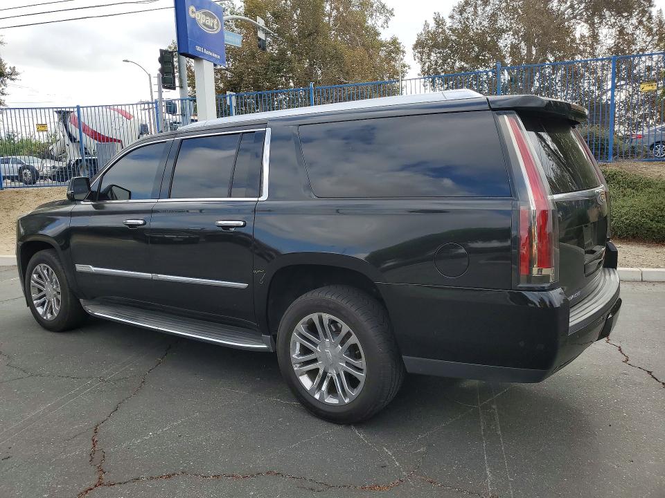 2017 Cadillac Escalade მანქანა იყიდება აუქციონზე, vin: 1GYS3GKJ4HR142819, აუქციონის ნომერი: 68713096