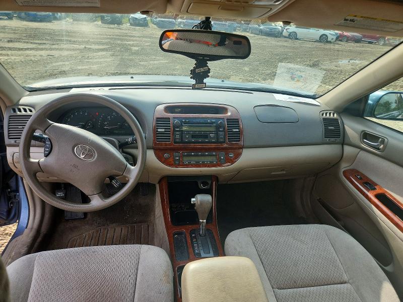 67699006 :رقم المزاد ، 4T1BE30K74U808692 vin ، 2004 Toyota Camry مزاد بيع