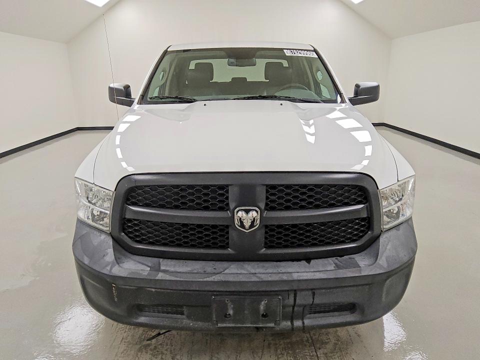67629996 :رقم المزاد ، 1C6RR6KTXKS633482 vin ، 2019 Ram 1500 Classic مزاد بيع