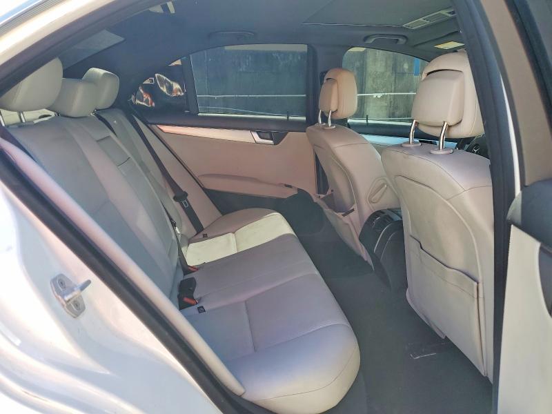 2014 Mercedes-benz C მანქანა იყიდება აუქციონზე, vin: WDDGF4HBXEG172180, აუქციონის ნომერი: 68564776