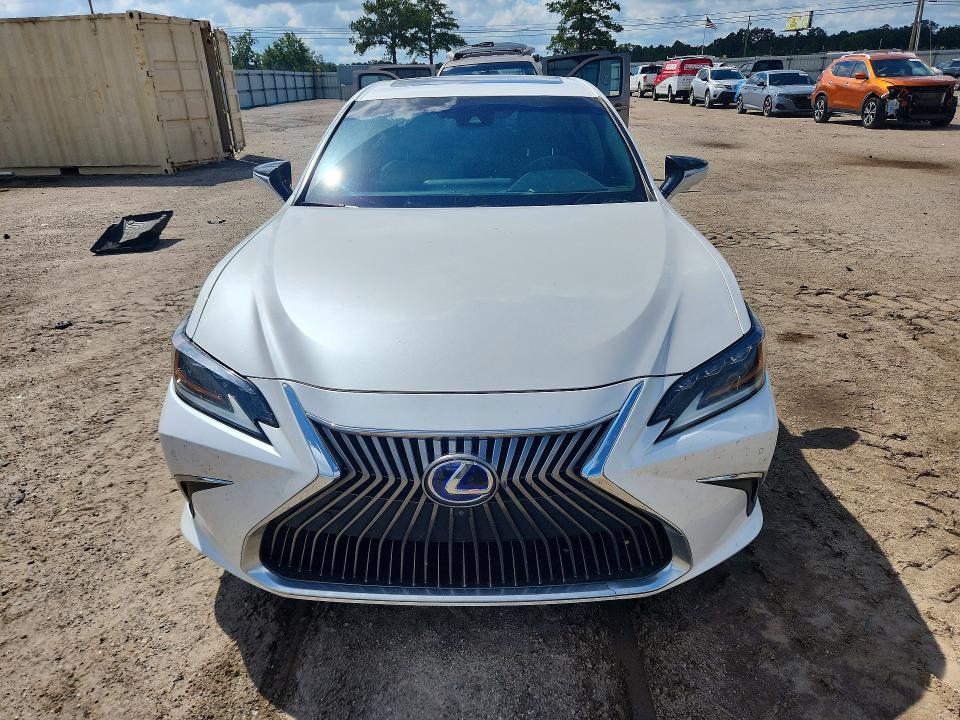 Продажа на аукционе авто 2020 Lexus Es, vin: 58AE21B12LU007187, номер лота: 69978196