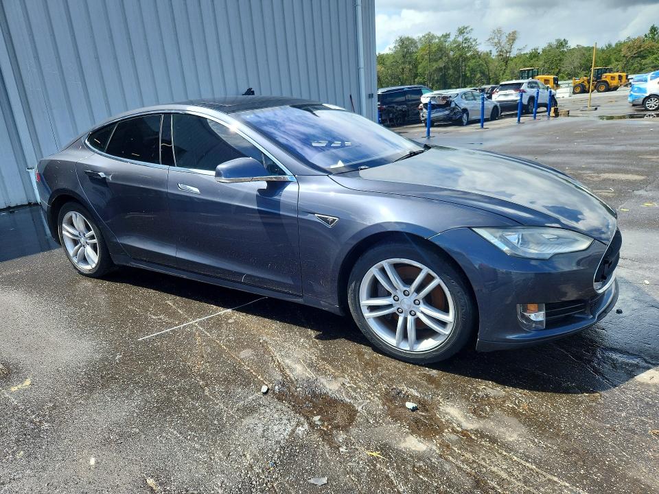 Продаж на аукціоні авто 2015 Tesla Model S, vin: 5YJSA1H19FF082832, номер лоту: 68074386