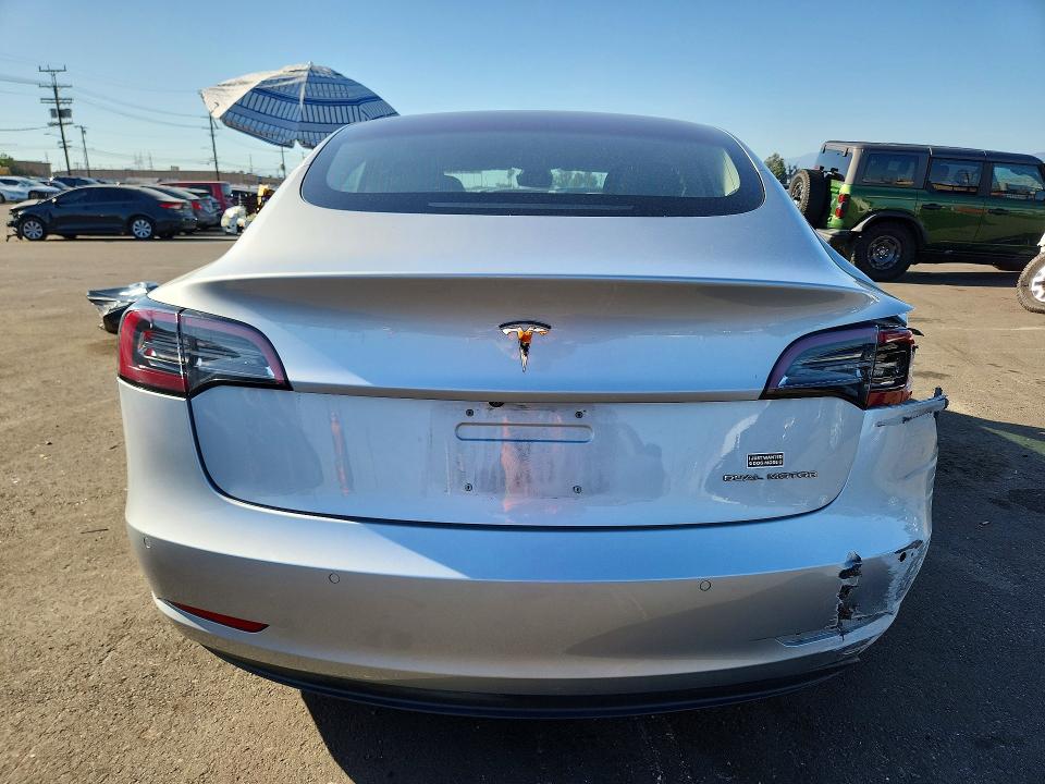 67753486 :رقم المزاد ، 5YJ3E1EB7JF069172 vin ، 2018 Tesla Model 3 مزاد بيع