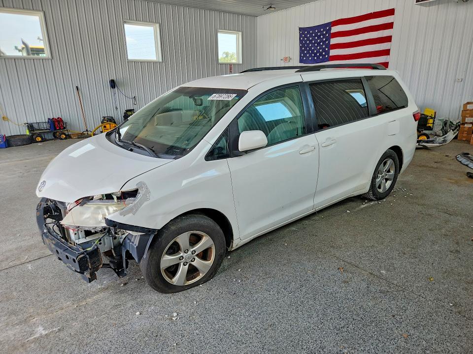 Продаж на аукціоні авто 2017 Toyota Sienna, vin: 5TDKZ3DC8HS825054, номер лоту: 67897286