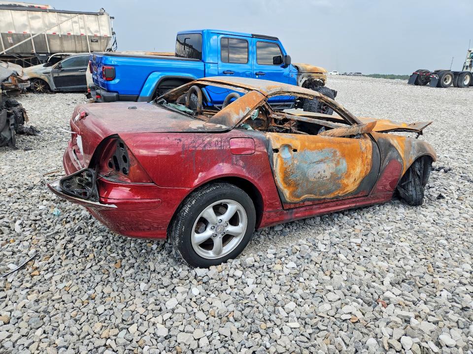 68432956 :رقم المزاد ، WDBKK65F21F221373 vin ، 2001 Mercedes-benz Slk مزاد بيع
