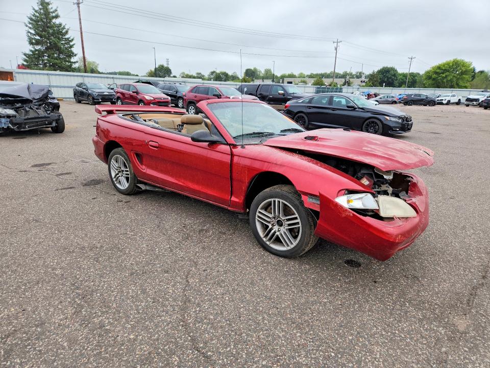 67684956 :رقم المزاد ، 1FAFP46V8WF163345 vin ، 1998 Ford Mustang مزاد بيع