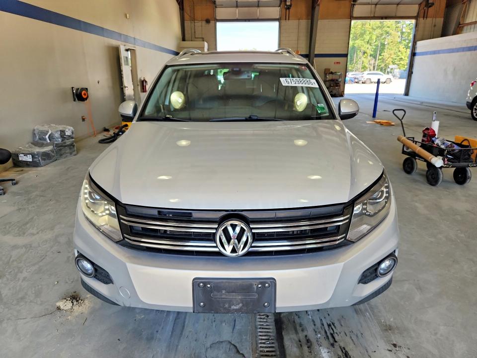 2016 Volkswagen Tiguan მანქანა იყიდება აუქციონზე, vin: WVGAV7AX3GW553447, აუქციონის ნომერი: 67598886