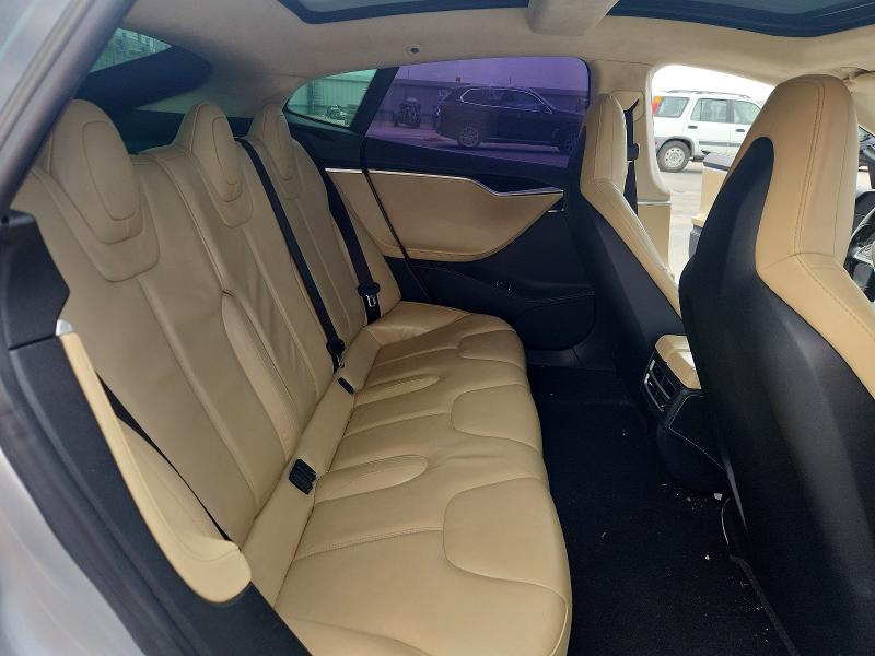 67531516 :رقم المزاد ، 5YJSA1H1XEFP53147 vin ، 2014 Tesla Model S مزاد بيع