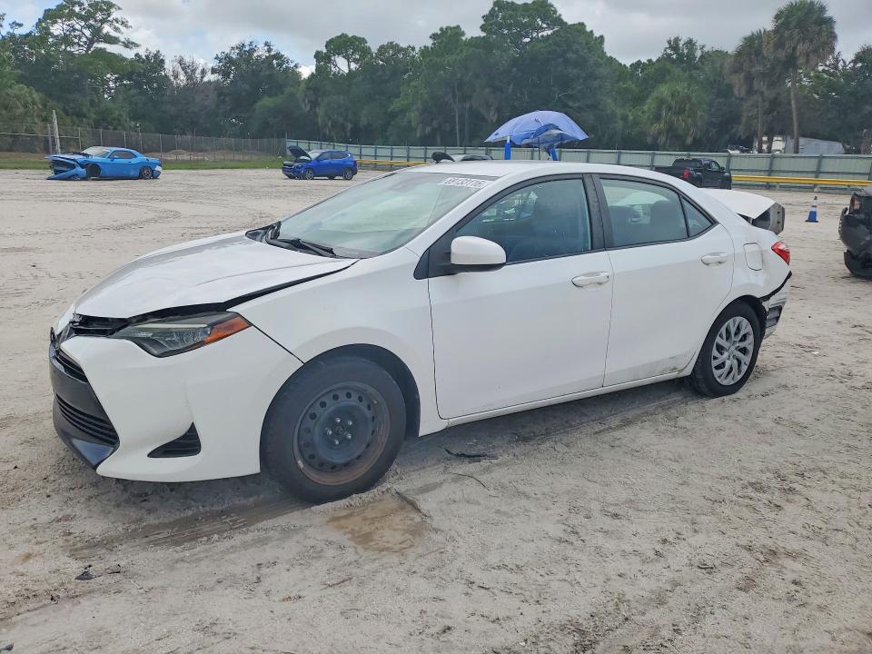 69133116 :رقم المزاد ، 2T1BURHE8HC898690 vin ، 2017 Toyota Corolla مزاد بيع