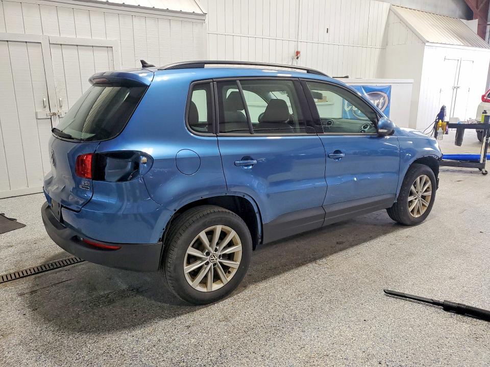 67641936 :رقم المزاد ، WVGBV7AX9JK004323 vin ، 2018 Volkswagen Tiguan Limited مزاد بيع