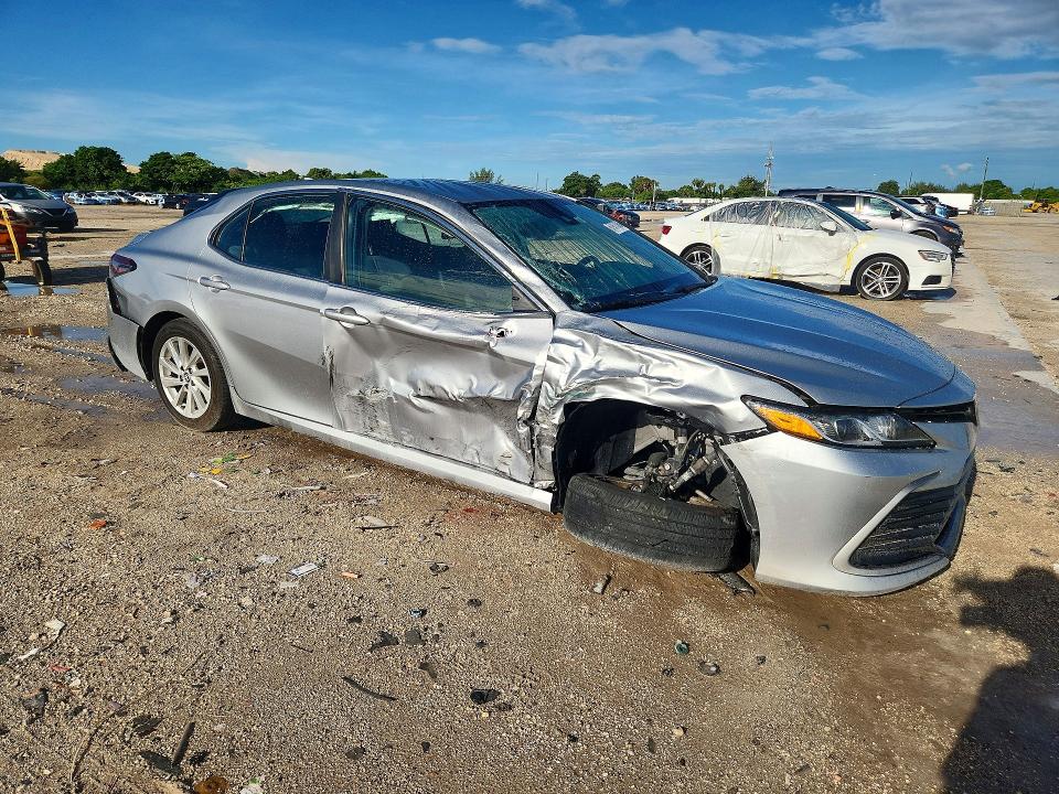 Aukcja sprzedaży 2021 Toyota Camry, vin: 4T1C11AK0MU561647, numer aukcji: 67977386