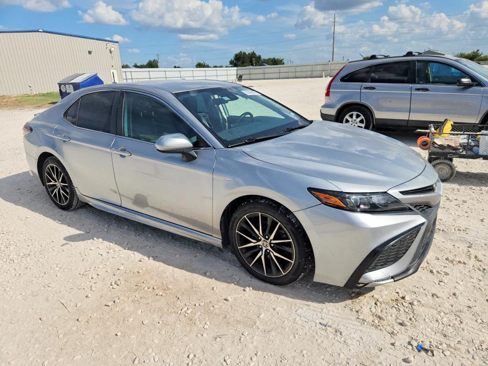 Продажа на аукционе авто 2021 Toyota Camry, vin: 4T1G11AK6MU560956, номер лота: 68888986