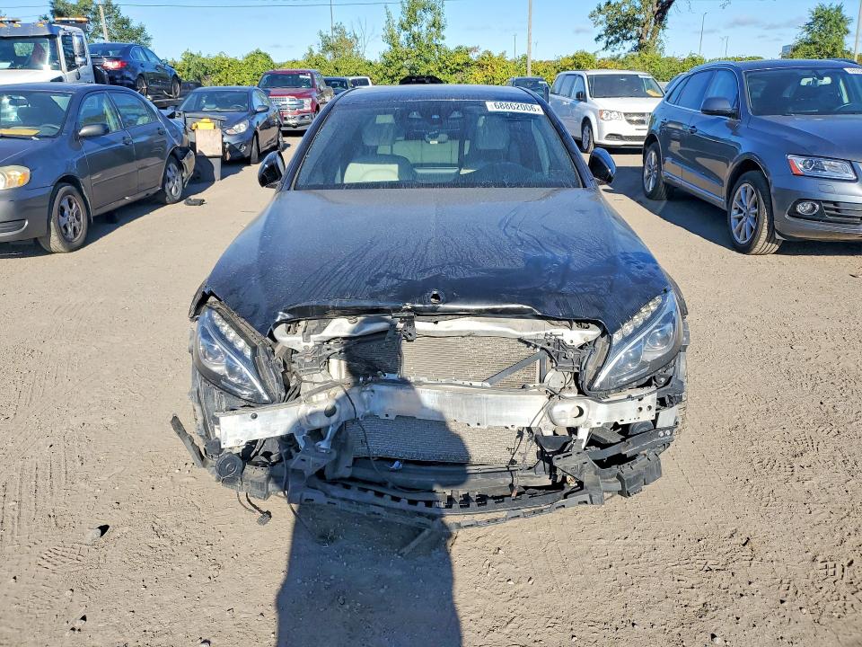 68862006 :رقم المزاد ، 55SWF6EB5HU187897 vin ، 2017 Mercedes-benz C مزاد بيع