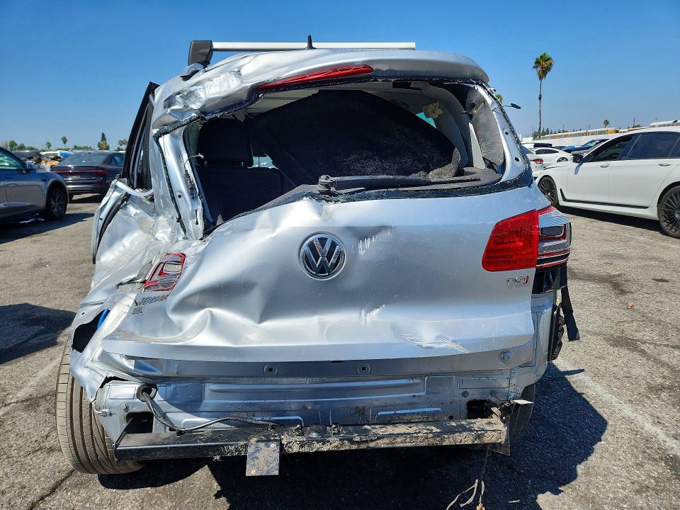 67636296 :رقم المزاد ، WVGVV7AX1HK009460 vin ، 2017 Volkswagen Tiguan مزاد بيع