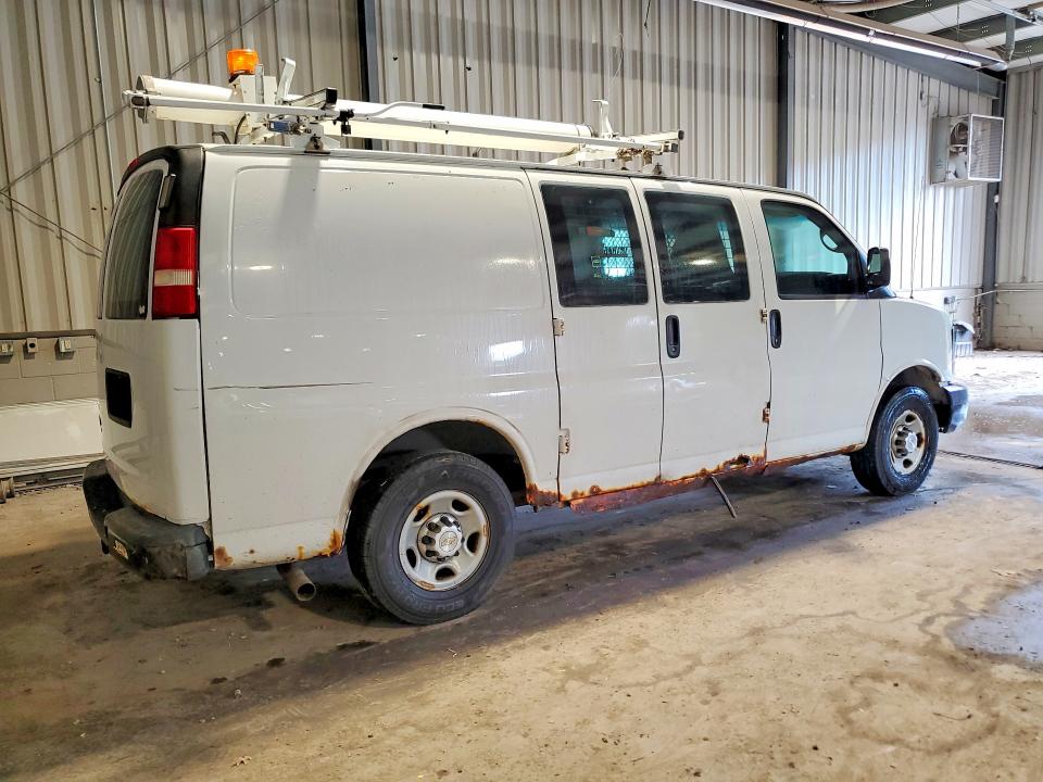 68716496 :رقم المزاد ، 1GCWGFCA4B1169870 vin ، 2011 Chevrolet Express G2500 مزاد بيع