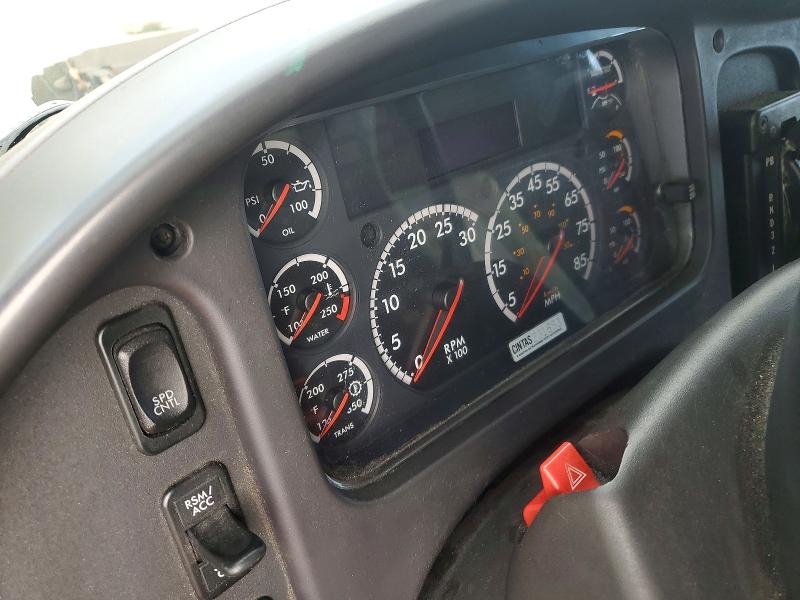 69712426 :رقم المزاد ، 3ALACWDTXHDJF8285 vin ، 2017 Freightliner M2 مزاد بيع