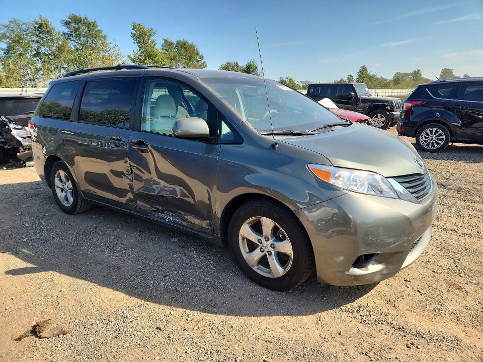 67917746 :رقم المزاد ، 5TDKK3DC0ES499492 vin ، 2014 Toyota Sienna مزاد بيع