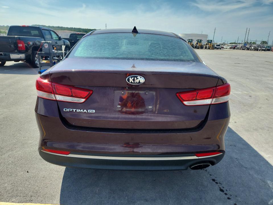 Продаж на аукціоні авто 2017 Kia Optima, vin: 5XXGT4L32HG167604, номер лоту: 70737946