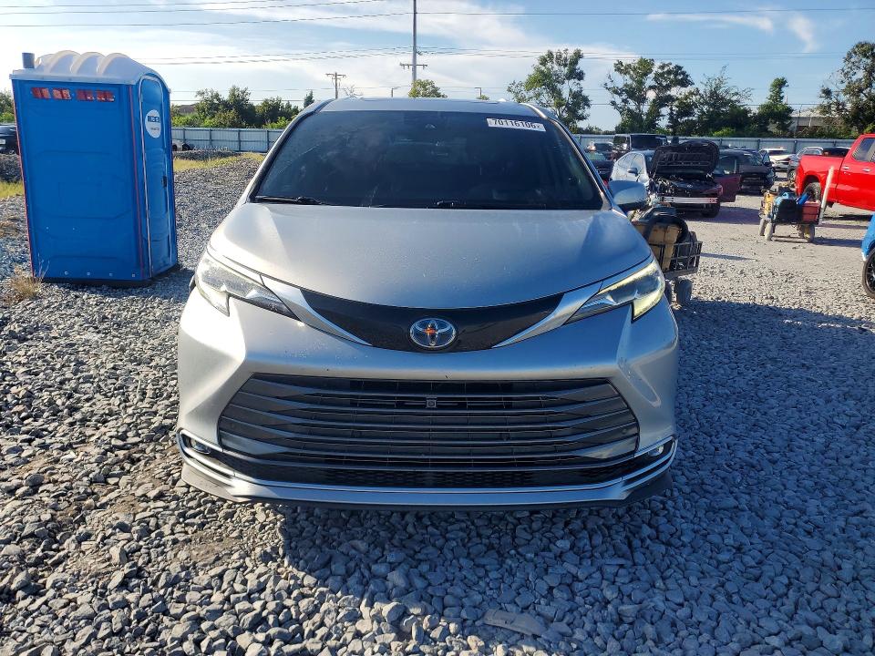 Auction sale of the 2021 Toyota Sienna, vin: 5TDESKFC7MS007642, lot number: 70116106