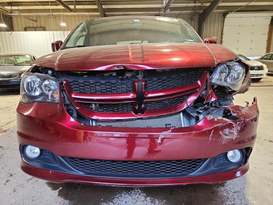 67728706 :رقم المزاد ، 2C4RDGEG8HR700974 vin ، 2017 Dodge Grand Caravan مزاد بيع