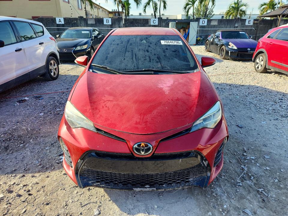 70846796 :رقم المزاد ، 5YFBURHE8HP599362 vin ، 2017 Toyota Corolla مزاد بيع