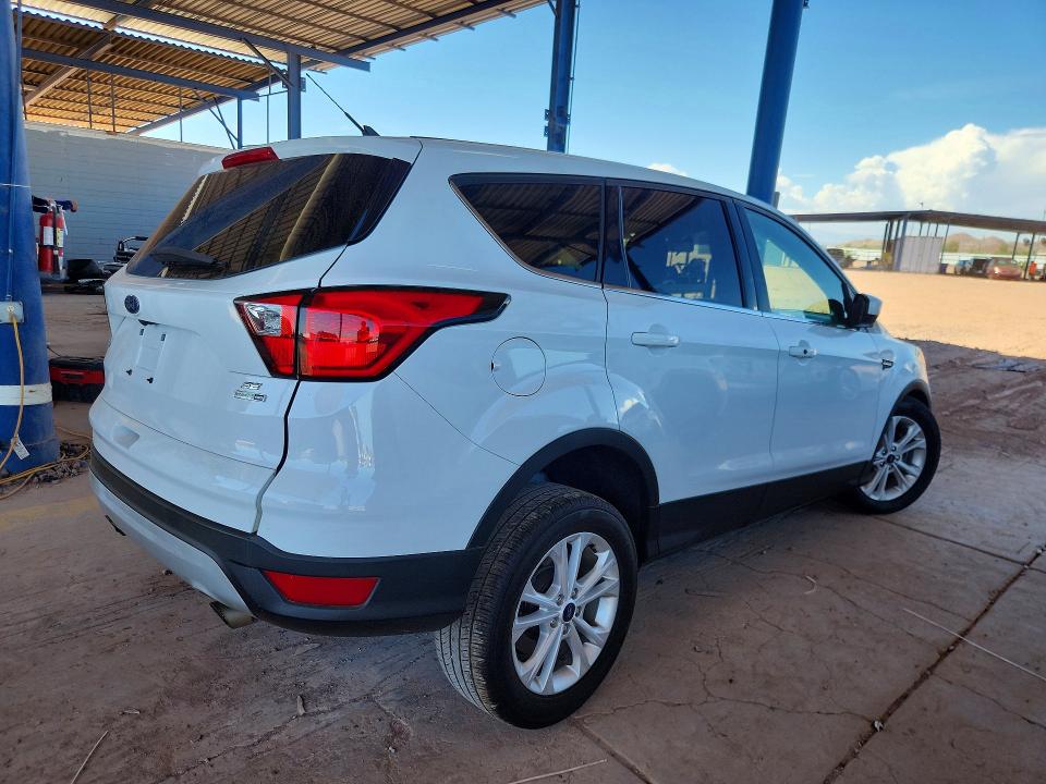 2019 Ford Escape მანქანა იყიდება აუქციონზე, vin: 1FMCU9GD7KUB31478, აუქციონის ნომერი: 68437406