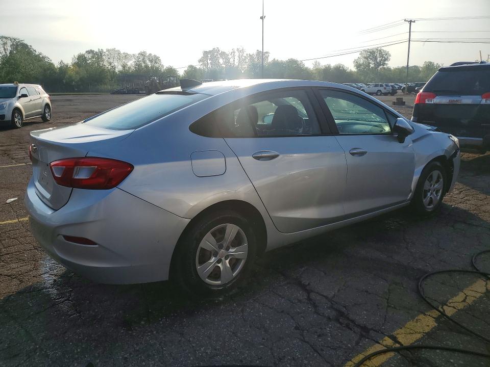 67063426 :رقم المزاد ، 1G1BC5SM1H7129924 vin ، 2017 Chevrolet Cruze مزاد بيع