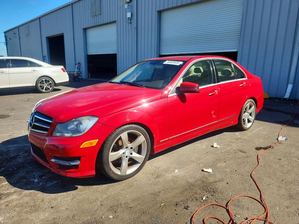 70303926 :رقم المزاد ، WDDGF4HB8EA965416 vin ، 2014 Mercedes-benz C مزاد بيع