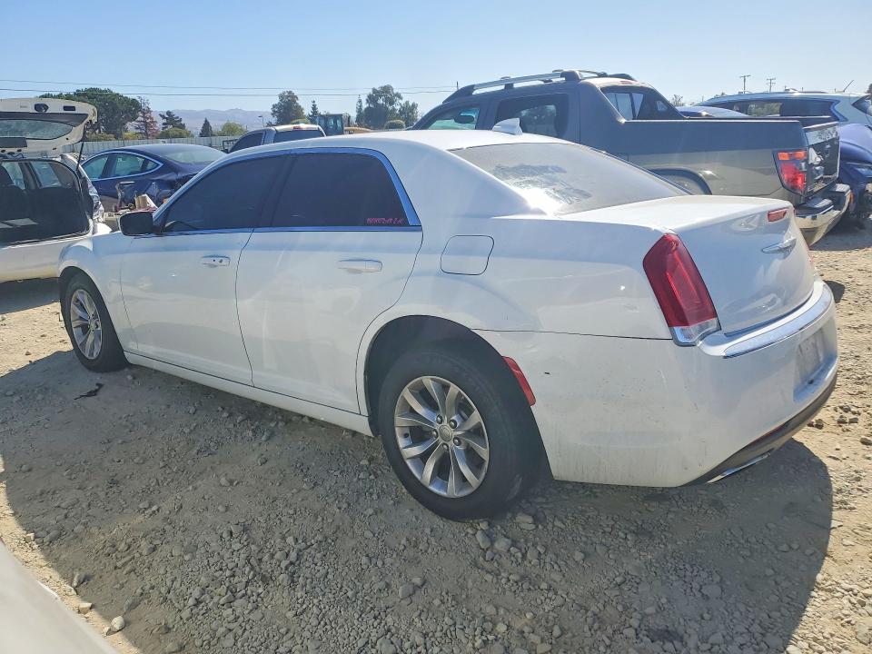 2015 Chrysler 300 მანქანა იყიდება აუქციონზე, vin: 2C3CCAAG1FH818190, აუქციონის ნომერი: 70120446