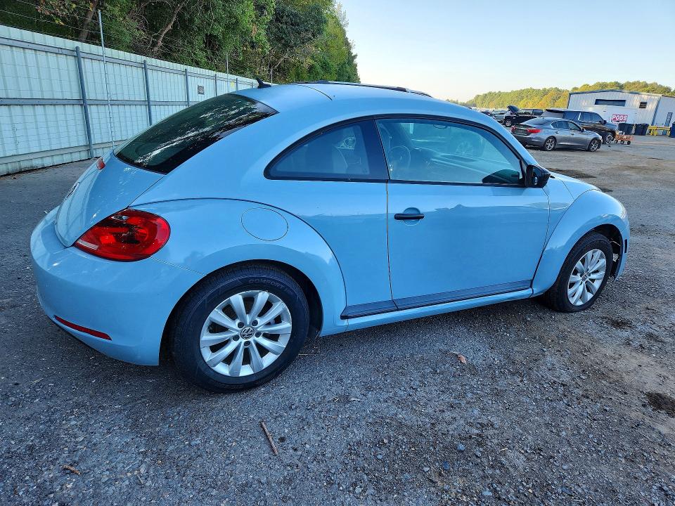 2015 Volkswagen Beetle მანქანა იყიდება აუქციონზე, vin: 3VWF17AT9FM640462        , აუქციონის ნომერი: 68420156