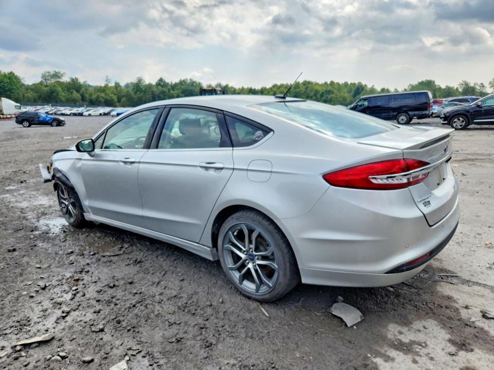 67085316 :رقم المزاد ، 3FA6P0H70HR338474 vin ، 2017 Ford Fusion مزاد بيع