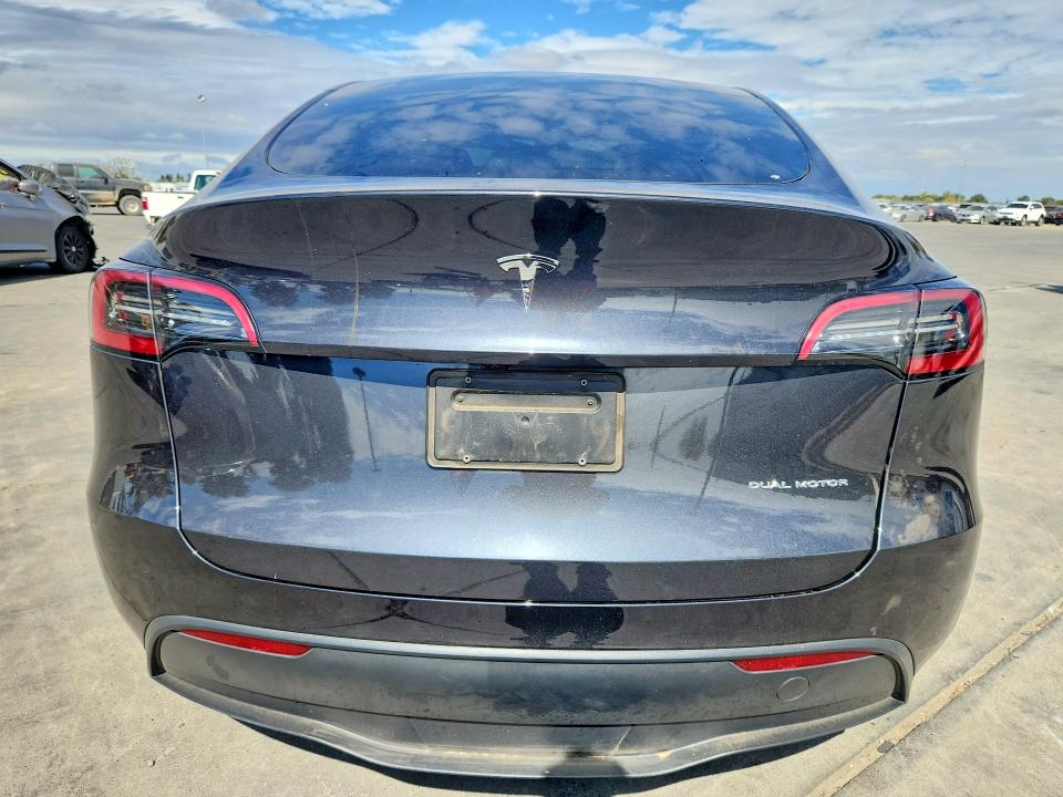 Продажа на аукционе авто 2024 Tesla Model Y, vin: 7SAYGAEEXRF010965, номер лота: 67742386