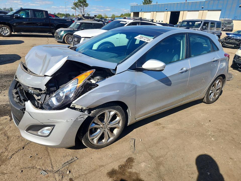 2013 Hyundai Elantra Gt მანქანა იყიდება აუქციონზე, vin: KMHD35LE9DU123030, აუქციონის ნომერი: 70877216