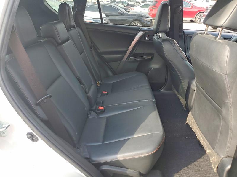 Продаж на аукціоні авто 2017 Toyota Rav4, vin: JTMNFREV2HJ140828, номер лоту: 70642856