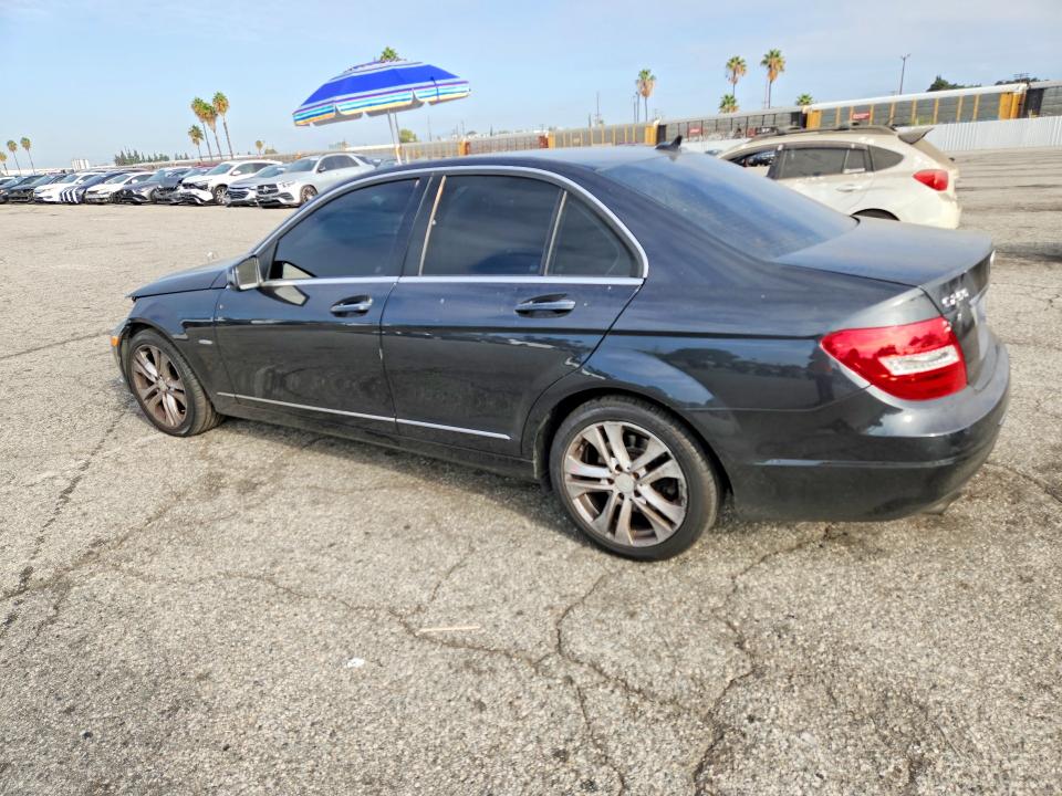 69543346 :رقم المزاد ، WDDGF4HBXCR238647 vin ، 2012 Mercedes-benz C مزاد بيع