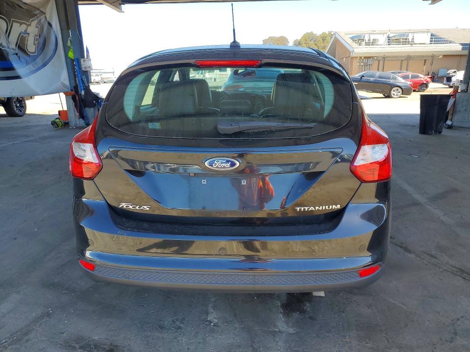2013 Ford Focus მანქანა იყიდება აუქციონზე, vin: 1FADP3N20DL382596, აუქციონის ნომერი: 71055386