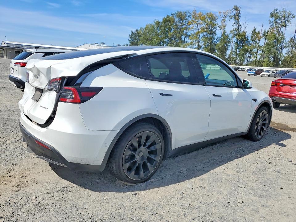 67935926 :رقم المزاد ، 7SAYGDEE5NF481515 vin ، 2022 Tesla Model Y مزاد بيع