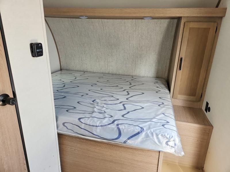 Aukcja sprzedaży 2027 Gulf Stream Travel Tra, vin: 1NL1G2117V6023955, numer aukcji: 69204096