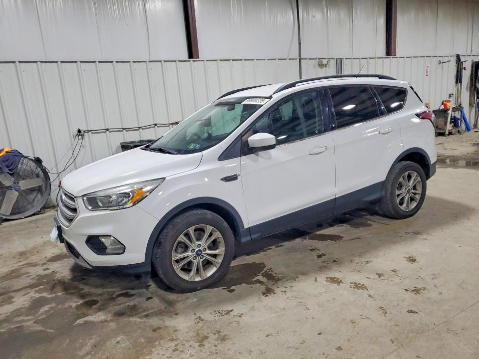 2018 Ford Escape მანქანა იყიდება აუქციონზე, vin: 1FMCU9GD7JUB07745, აუქციონის ნომერი: 69800226